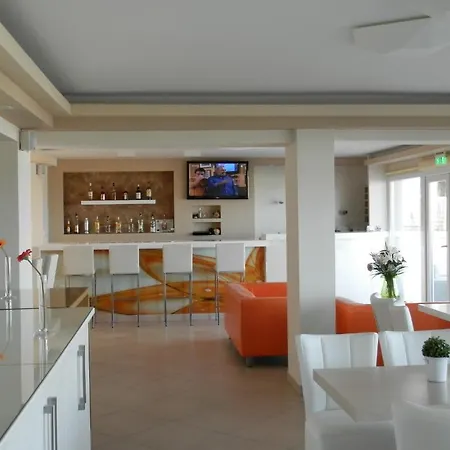 酒店 Sunrise 萨尔蒂